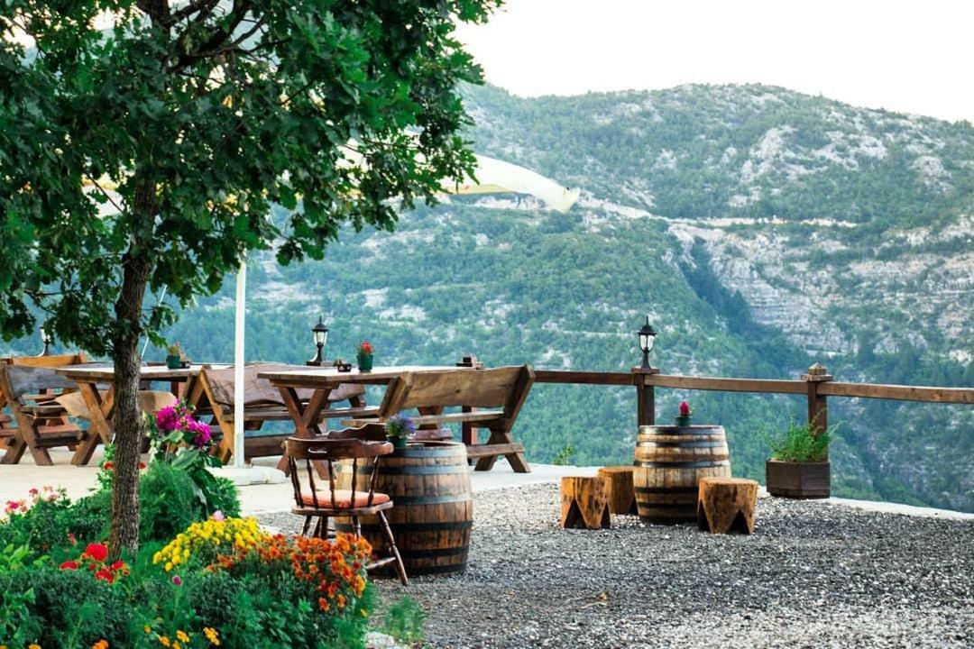 Camp Oaza,Lipa Hotel Cetinje Exterior photo